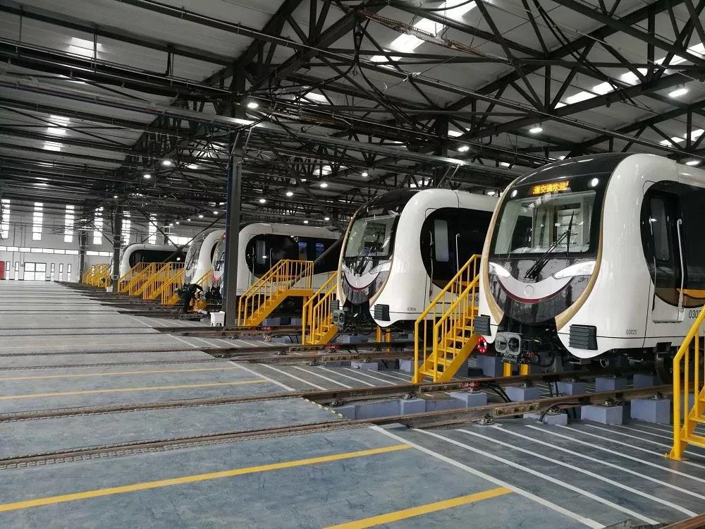 FPC之地鐵列車是如何運(yùn)到軌道上的？相信很多人沒(méi)見過(guò)！